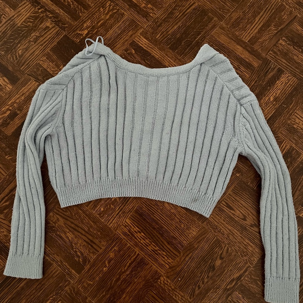 baby blue cropped sweater garage size small - Picture 2 of 4